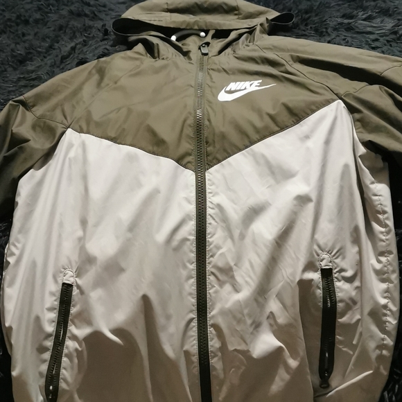 nike jacket - Picture 1 of 3